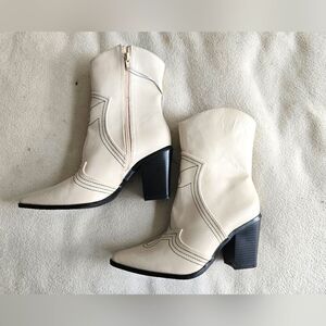 NWT Forever 21 off white cowboy boots sz 7.5, never worn in perfect condition